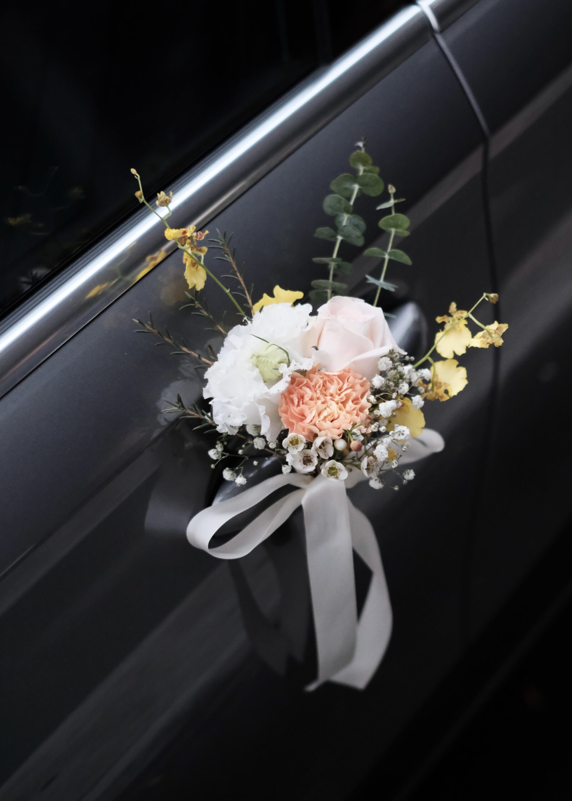 Elegant Bridal Wedding Car Decoration
