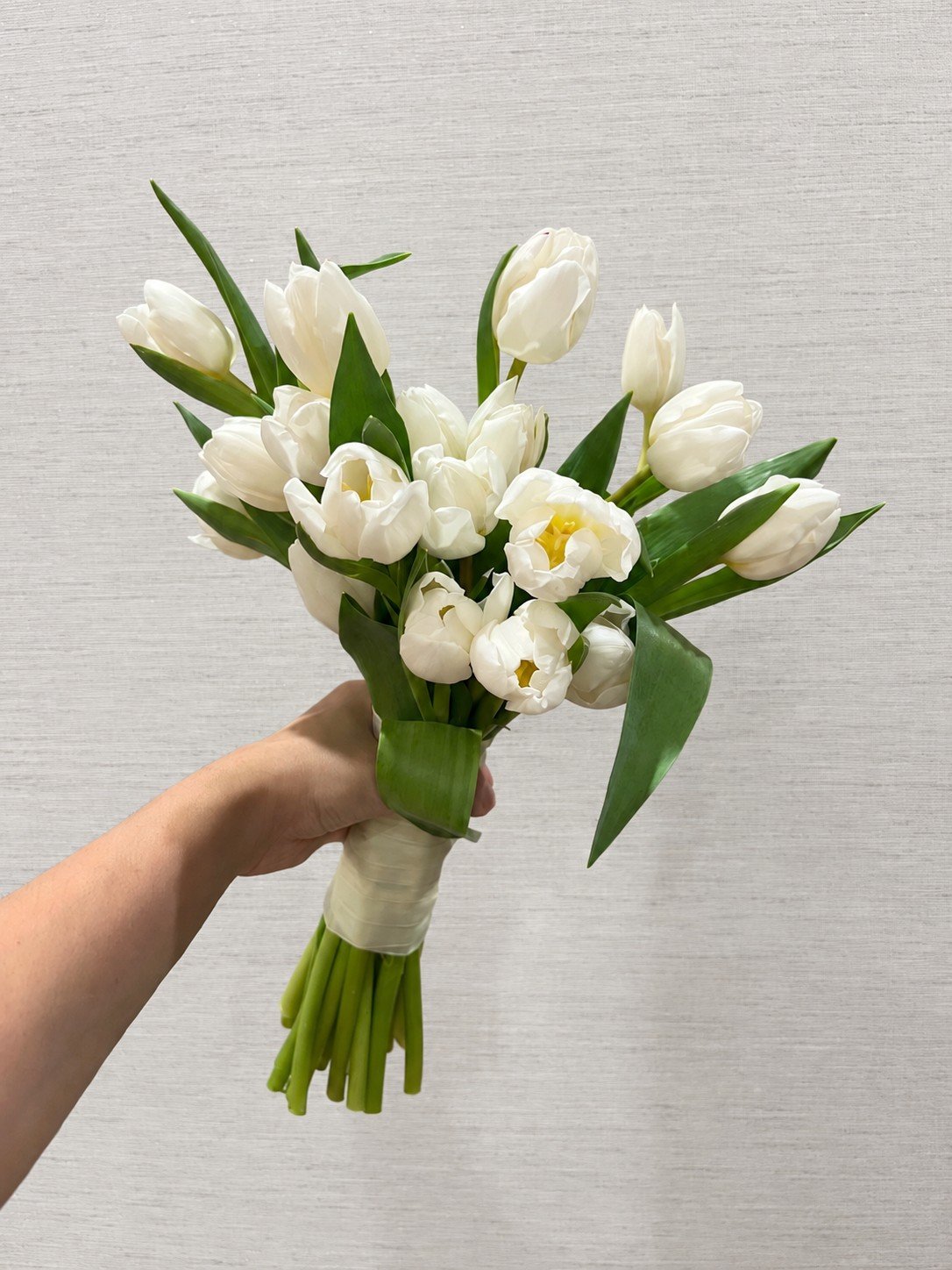 Elle ivory and green fresh bridal bouquet by Anelia Fleur Singapore