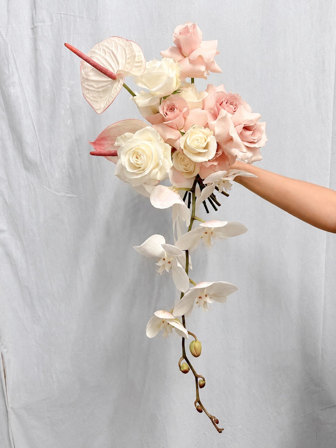 Étoile ivory and blush fresh bridal bouquet by Anelia Fleur Singapore